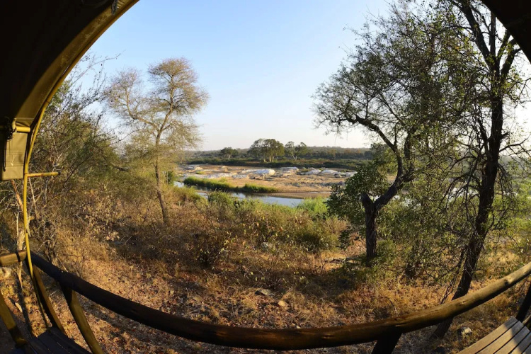 Mtomeni Safari Camp