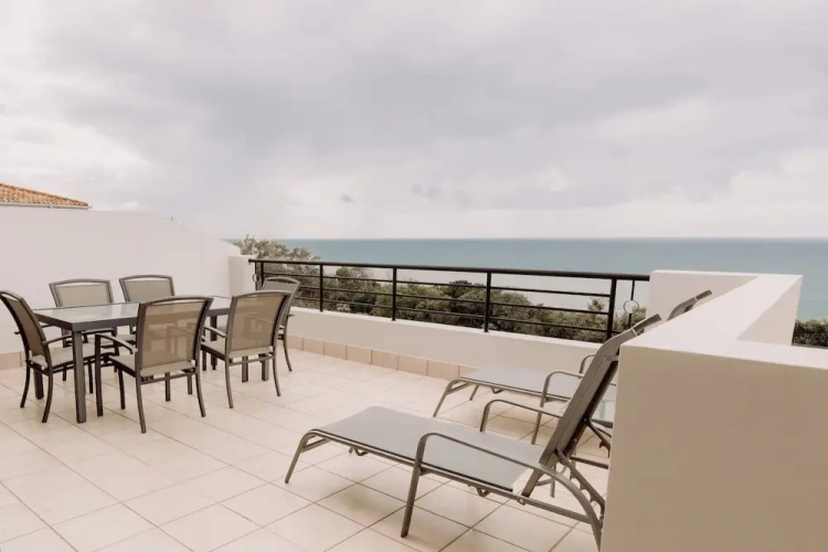 2 Bedrooms Apartment with balcony