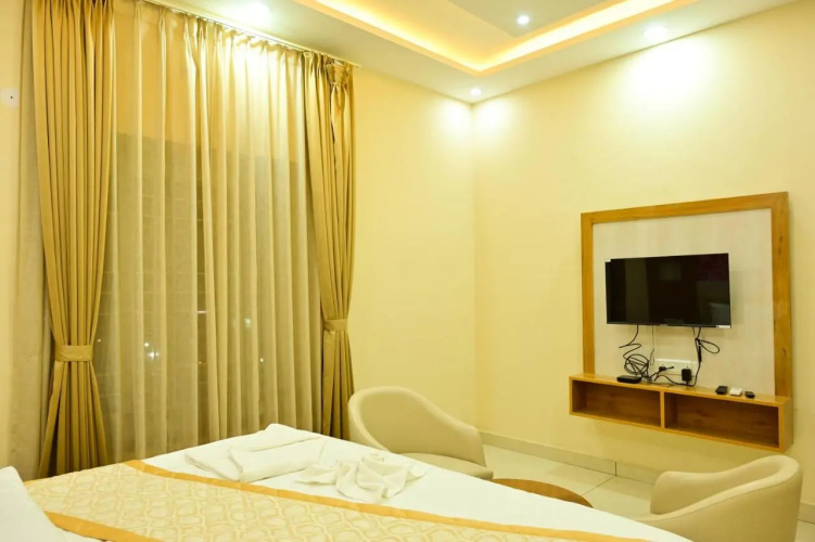 The Waves Hotel Sarjapura