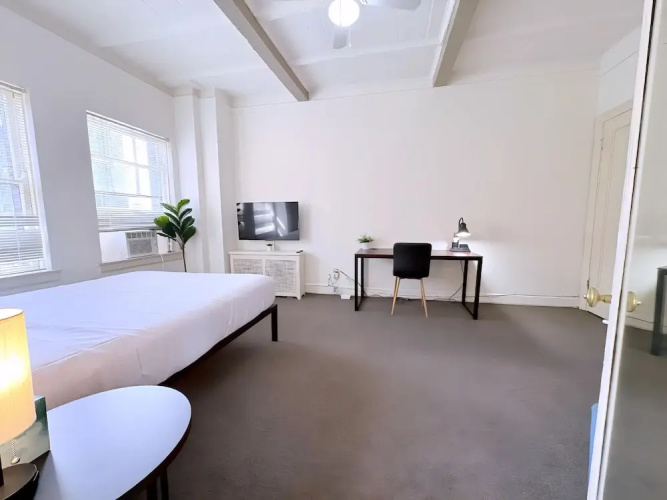 Vintage Studio in Gold Coast - SP 1205