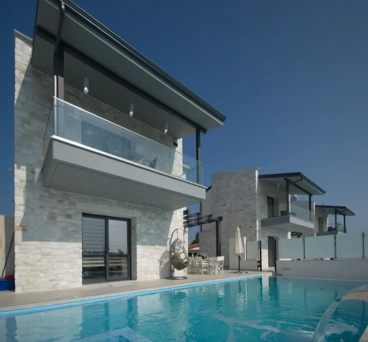 5 Bedrooms Deluxe Villa
