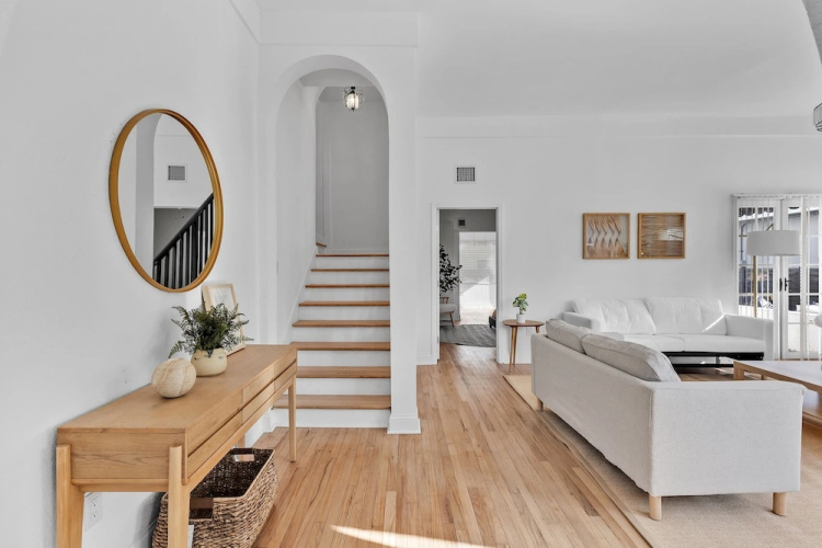 Stylish & Modern 4BD Home