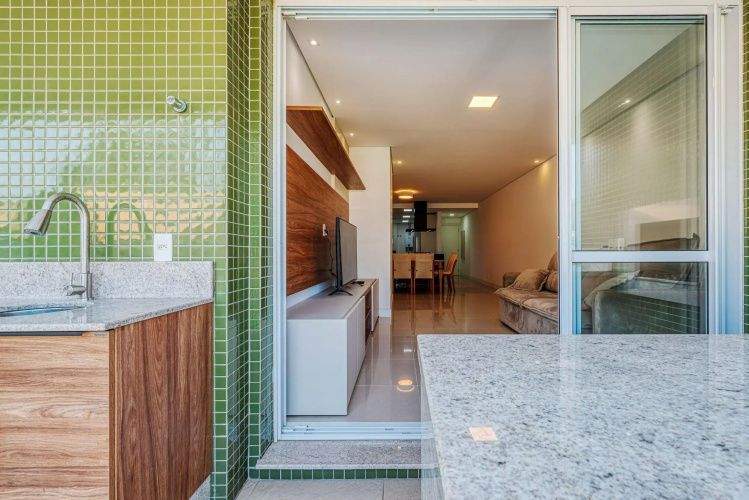 Apt Moderno com varanda a 150m do mar ABC0202
