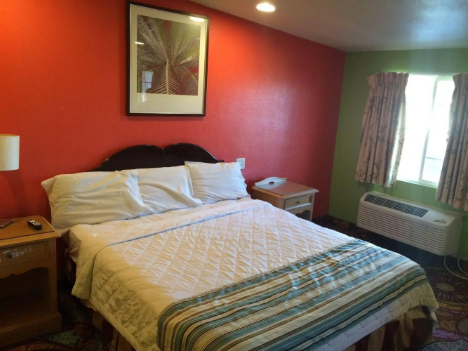 Long Beach Motel