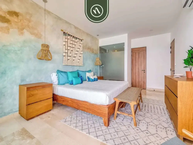 Luxury Oceanfront 3 BR Condo - Pools