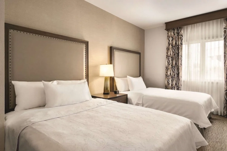 Quadruple Suite with view
