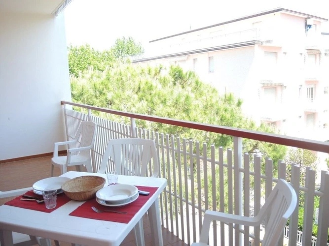2 Bedrooms Apartment with balcony and with garden view
