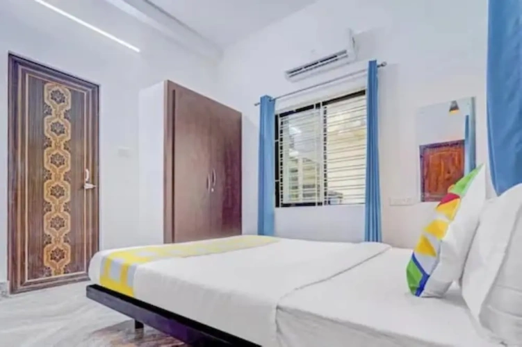 Classic Double room with city view