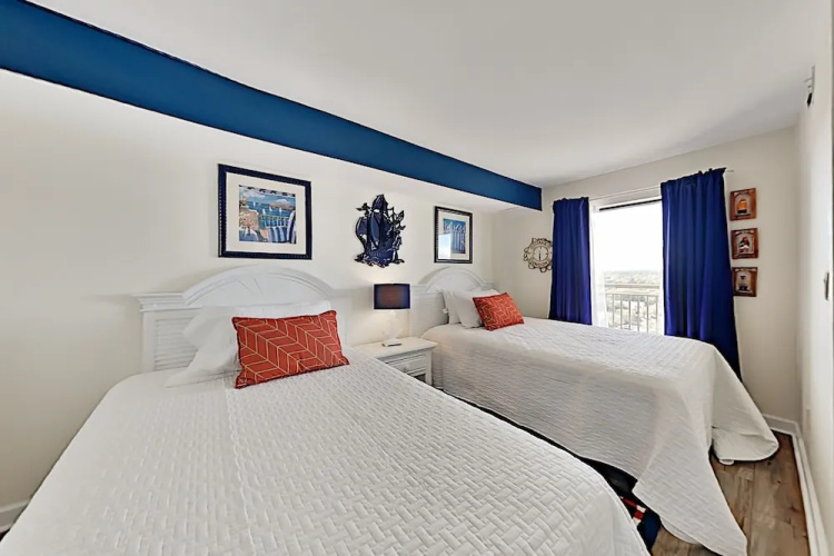 1559gran 3 Bedroom Condo