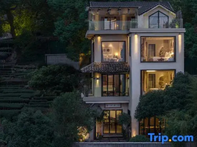 Hi in the Mountain Homes