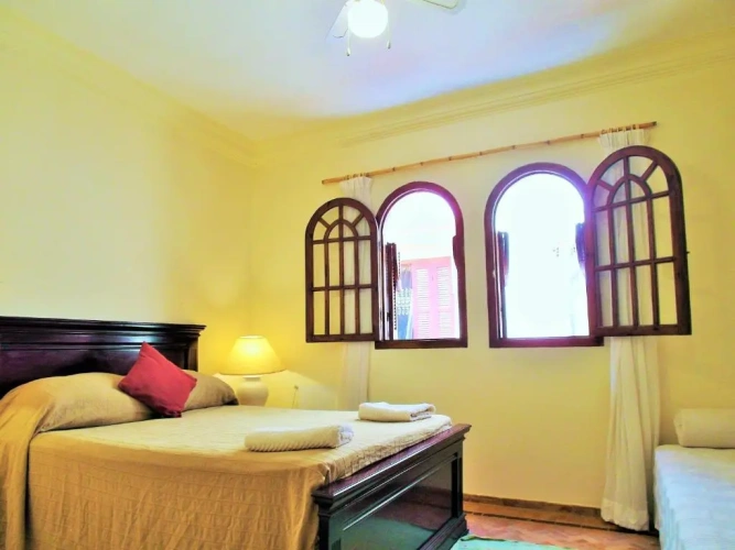 Standard Triple room