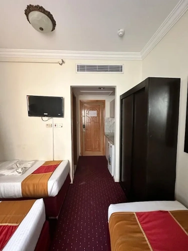 Deluxe Quadruple room with city view