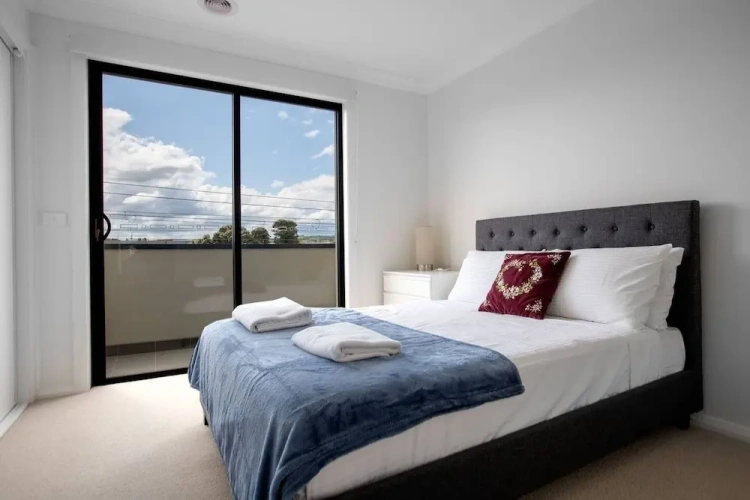 4 Bedrooms Villa