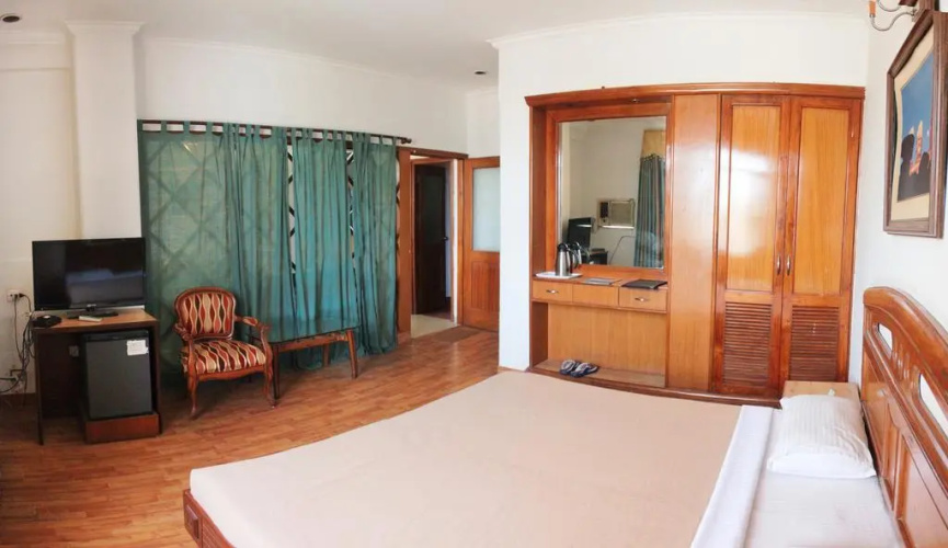 Hotel Woodland