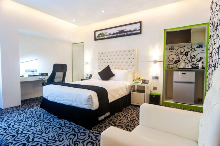 Executive Inn
