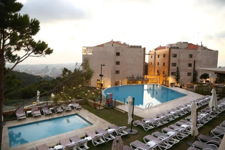 The Ray Hotel & Studios