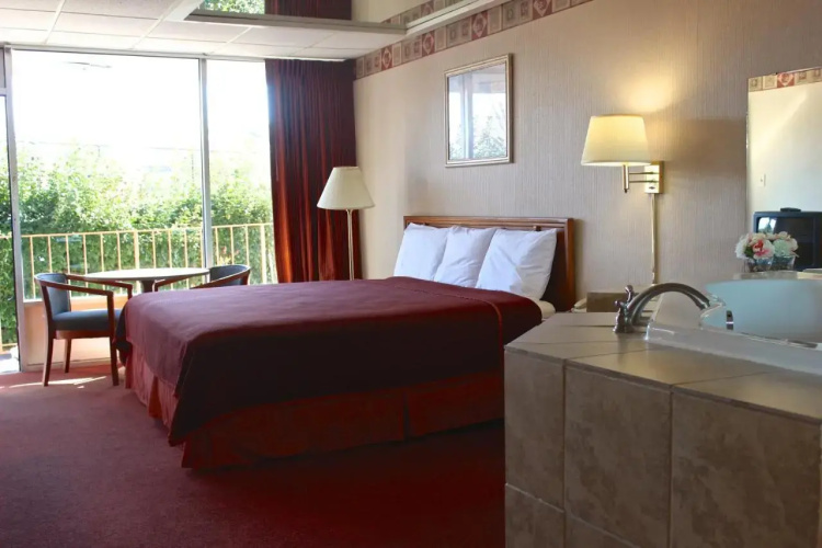 Ramada Richmond West