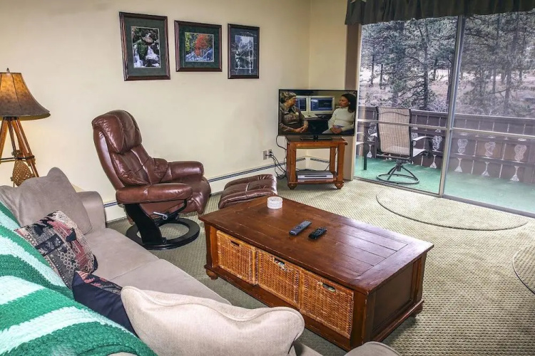Fawn Valley Inn: 240