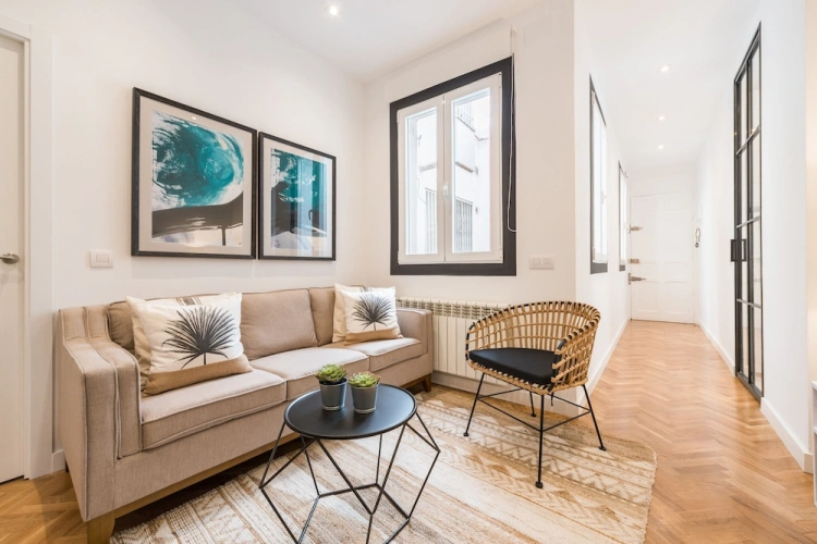 2 Bedrooms Apartment