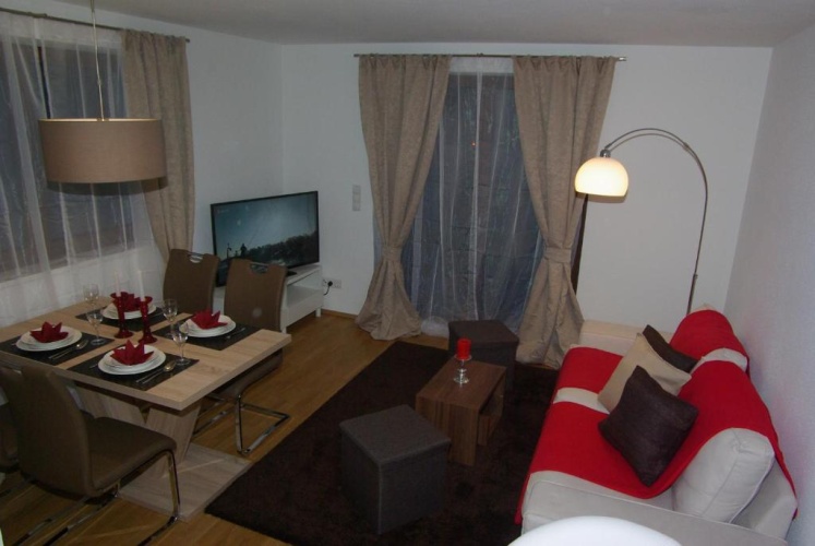 2 Bedrooms Apartment