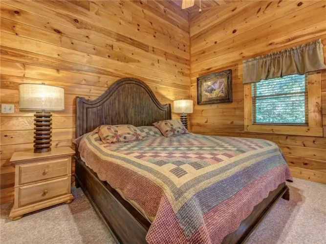 Mountain Haven 3 Bedroom Home with Hot Tub