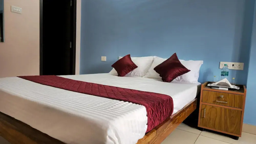 Pondy Pleasant Stay