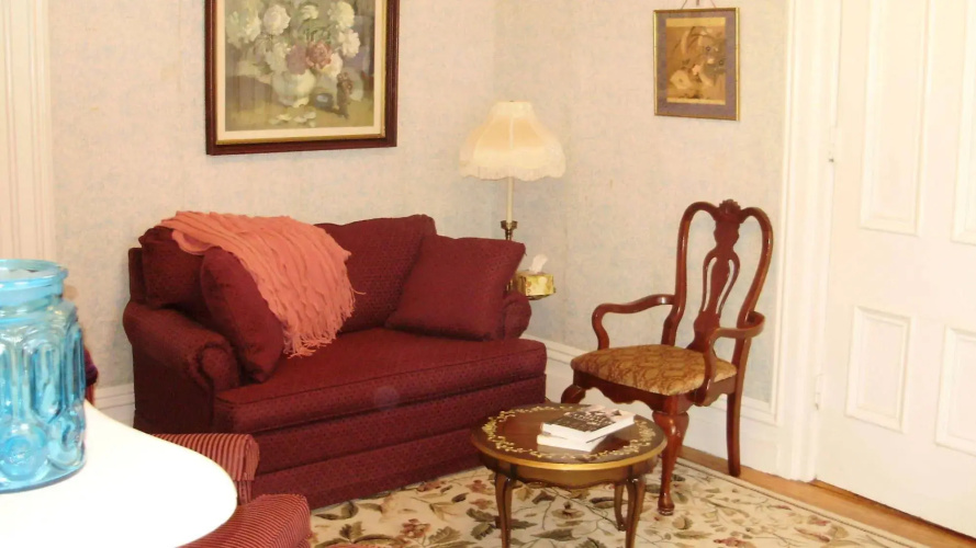 Hillard House Inn