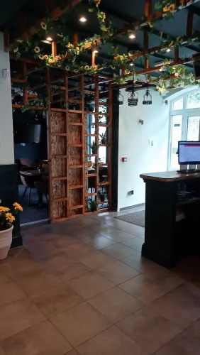 Windsor Hotel & Bar