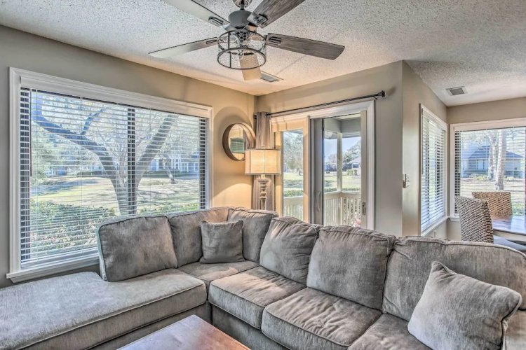 Myrtle Beach Retreat w/ Ocean Access & Porch!