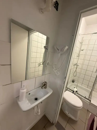 Comfy 2BR Apt Westbahnhof Area