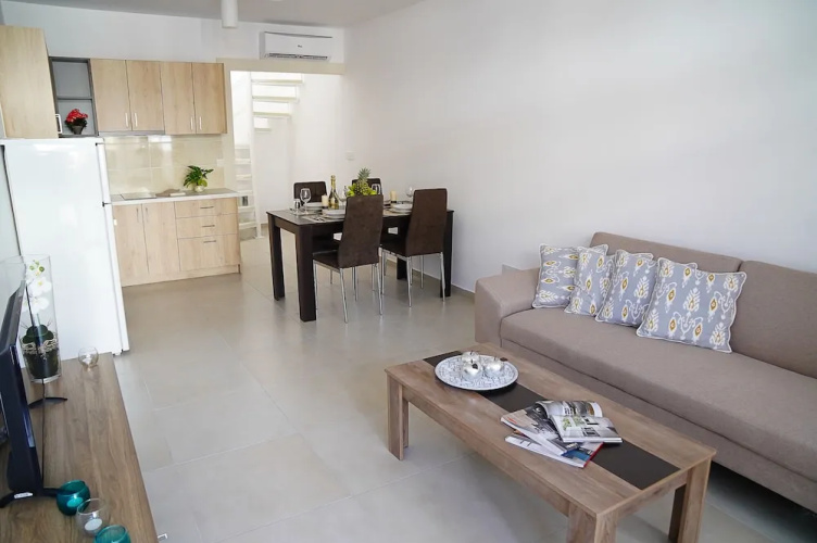 2 BD Maisonette Galatex