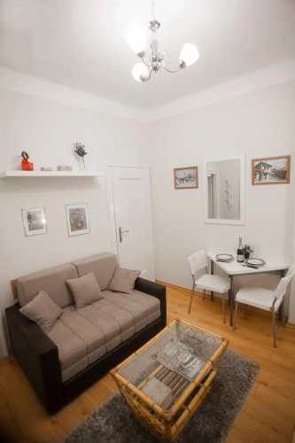 Apartment Charlie