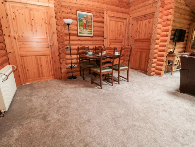23 Lakeside Drive