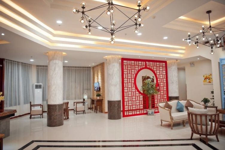 Guilin Crystal Crescent Moon Hotel