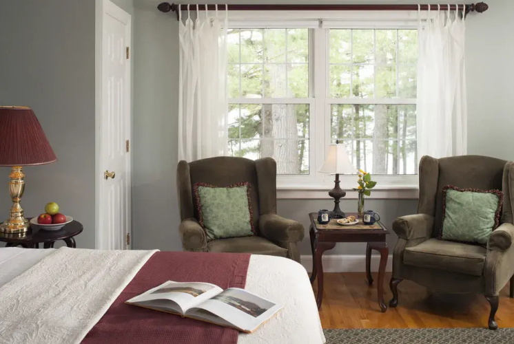 Wolf Cove Inn