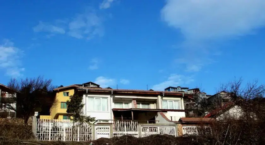 Villa Maka