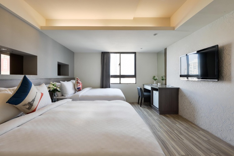 Standard Triple room