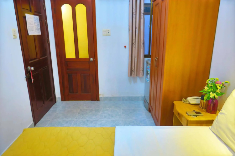 Giang Son Hotel