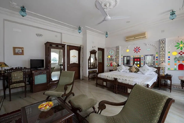 Hotel Raj Niwas