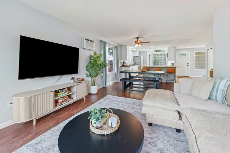 3 Bedrooms Cottage