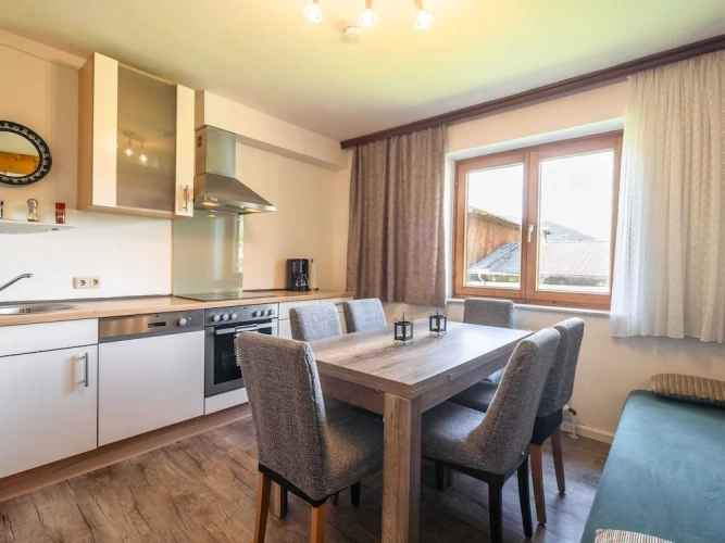4 Bedrooms Comfort Apartment