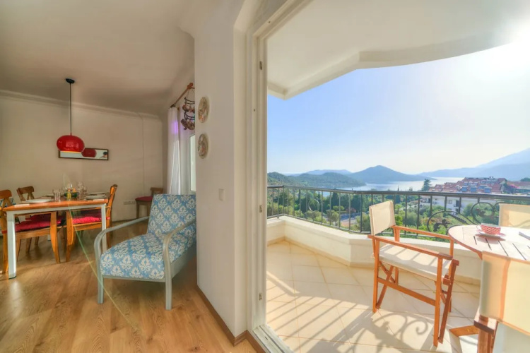 Luna Apartment