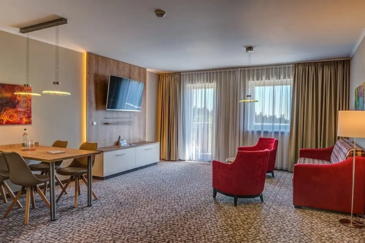 1 Bedroom Deluxe Suite