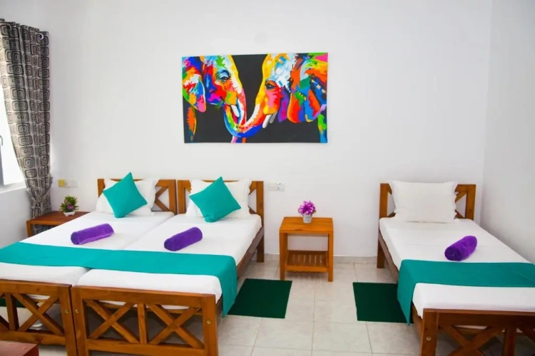 Standard Triple room