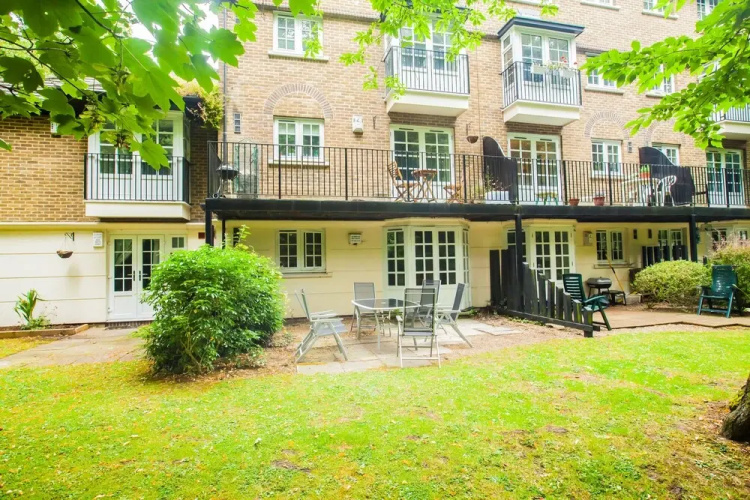 Wimbledon 2 bed 2 Bath Apartment