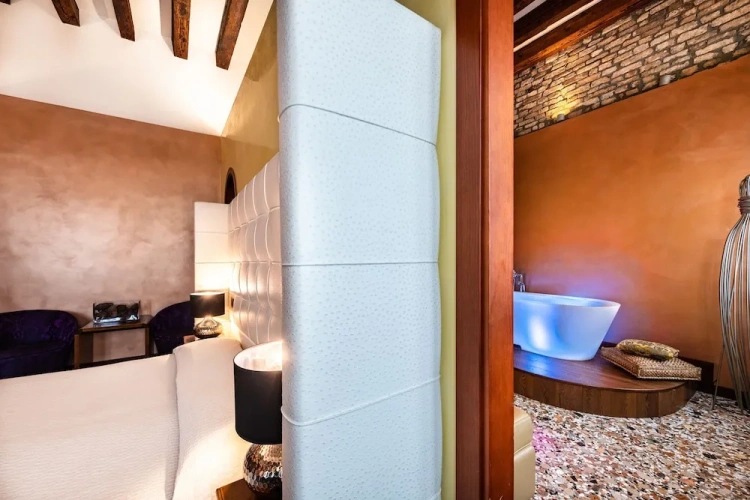 Suite with city view
