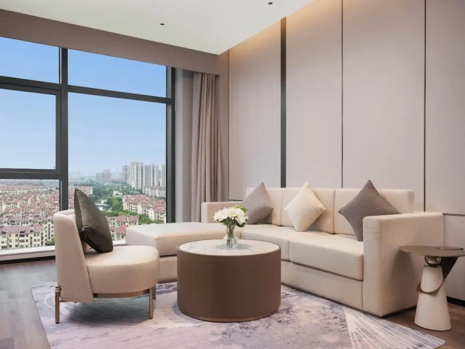 1 Bedroom Suite