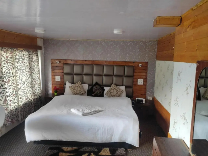 Hotel White House