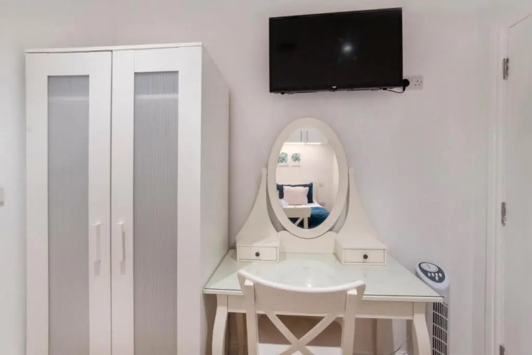 Henry Court Apartment 1
