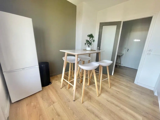 2 Bedrooms Apartment